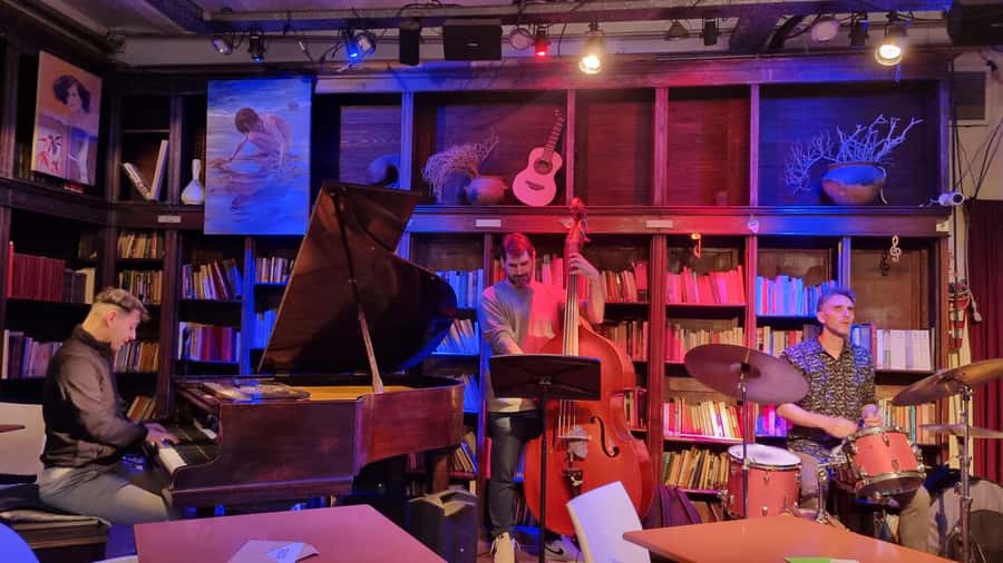 Recoleta Walking Tour and Live Jazz Show - A few smart tips before you go
