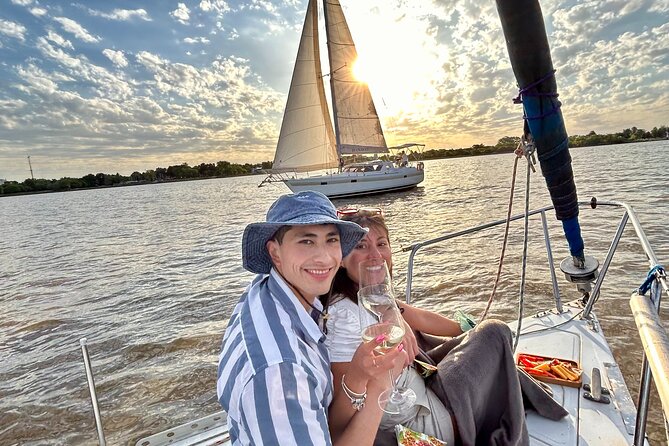 Sailing cruise with premium wine in Buenos Aires - FAQ