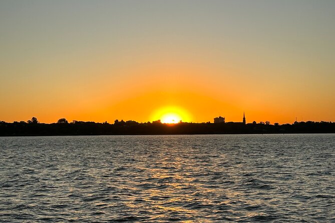 Sailing cruise with premium wine in Buenos Aires - From Club Náutico San Isidro to the river views and San Isidro area