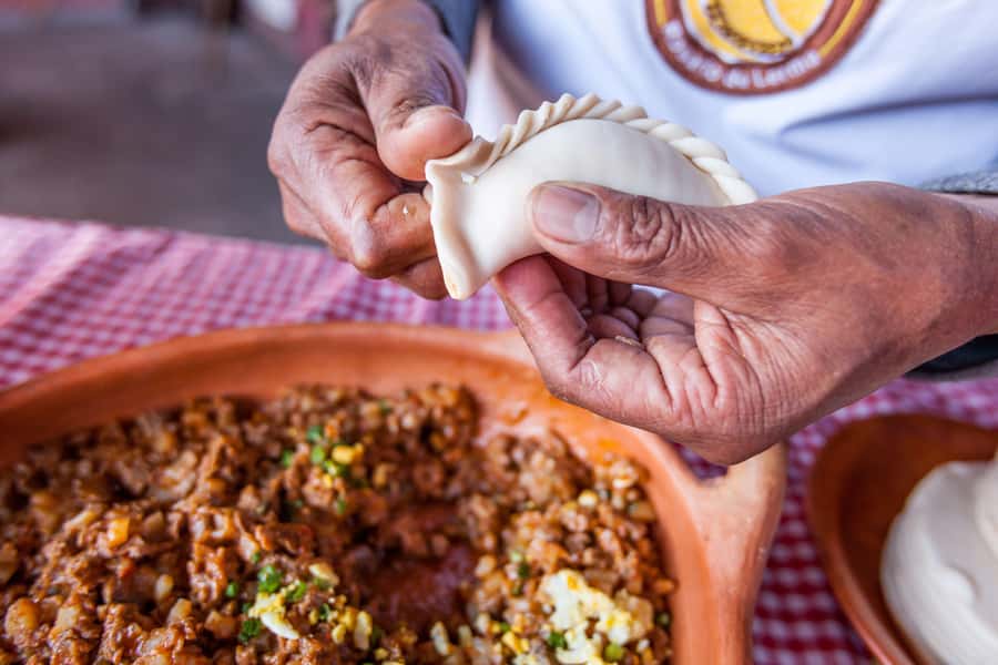 Salta en un Bocado - Cultural Tour & Empanada Tasting - Salta en un Bocado, a cultural walk that leads straight to your hands