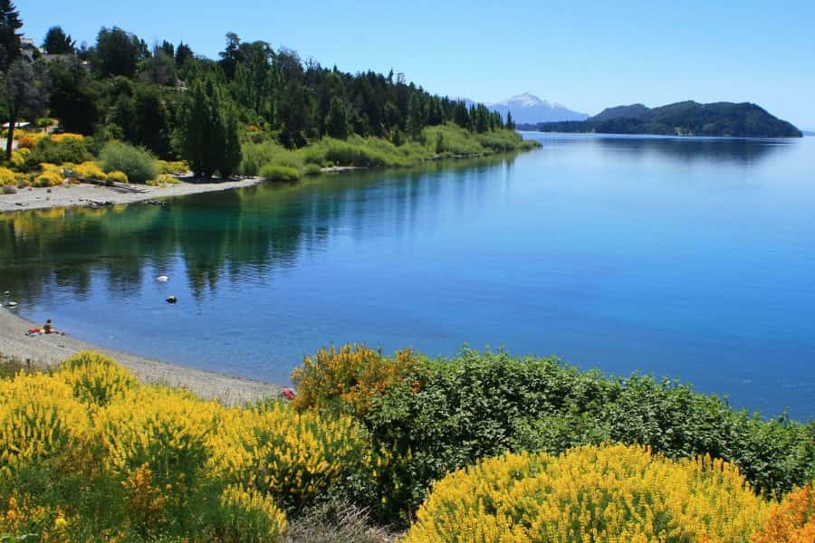 San Martín de los Andes por 7 Lagos - San Martín de los Andes: free time, lunch by the lake, and real town energy