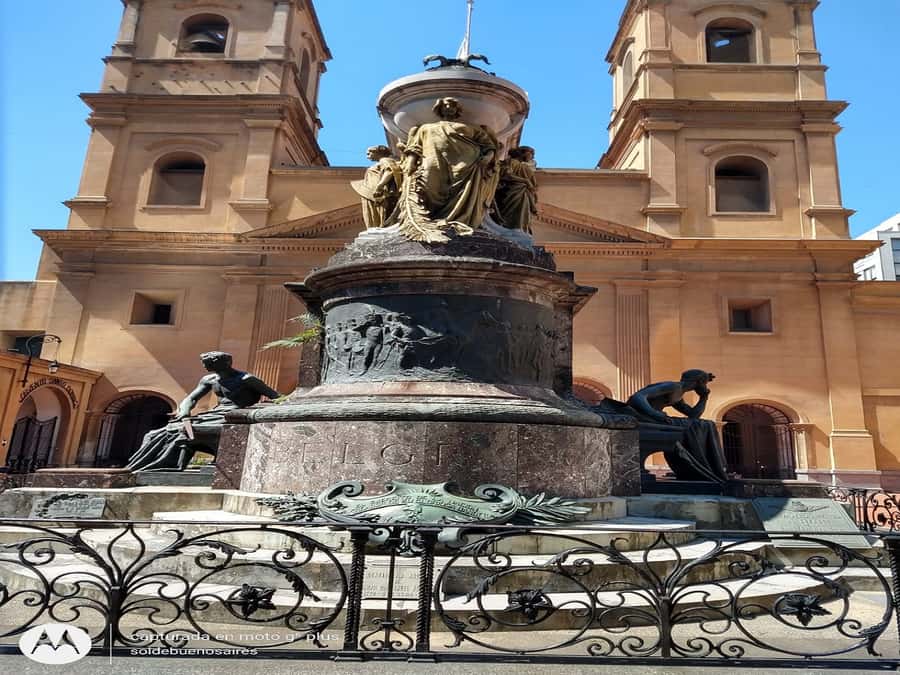 San Telmo Private Guided amazing Walking Tour - San Pedro González Telmo Church: A Historic Pause Without the Lecture