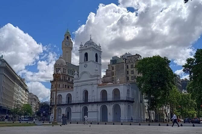 San Telmo Walking Tour and Wine Mini-Tasting for small groups - The heart of the route: Cabildo to Casa Rosada, with Plaza de Mayo as the anchor
