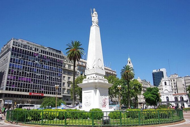 Small-group Buenos Aires City Tour With Pick Up At Cruise Port - Recoleta Walk: French-Style Buildings, Craft Fair Energy, and Street Artists