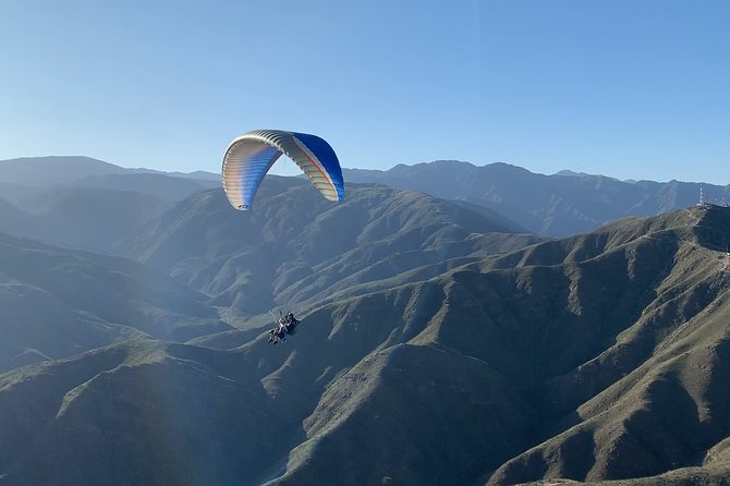 Tandem Flight Paraglider with Instructor + HD - The preflight stage: equipment checks and real safety routines
