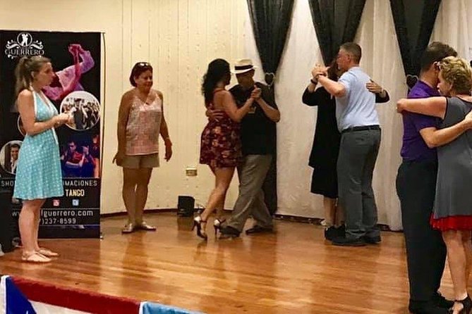 Tango lesson and Milonga tour - Catalina Cabana and a class that actually adapts