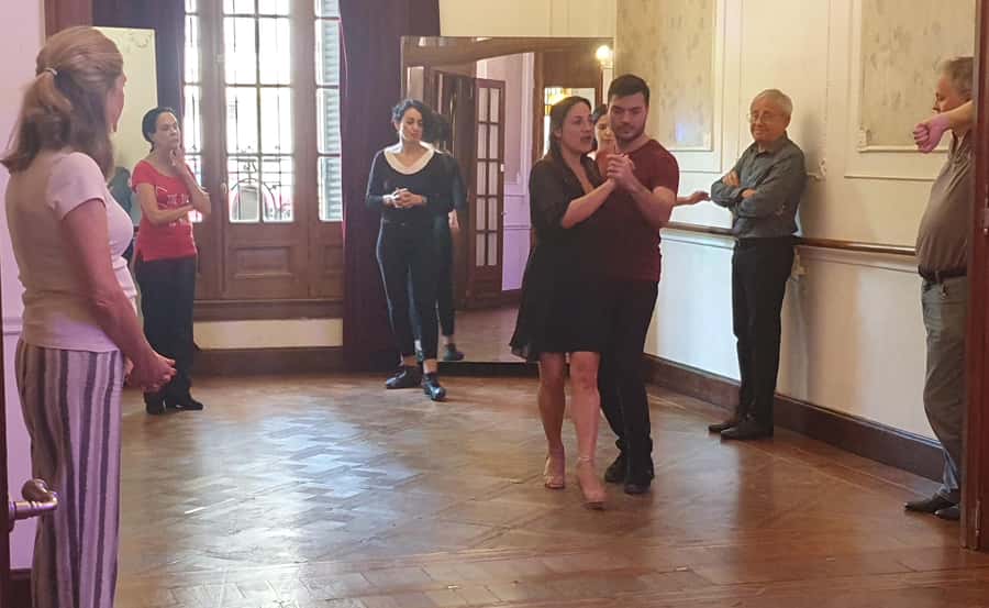 Tango Lesson in Buenos Aires with professional dancers - Who this tango lesson is for, and who should skip it