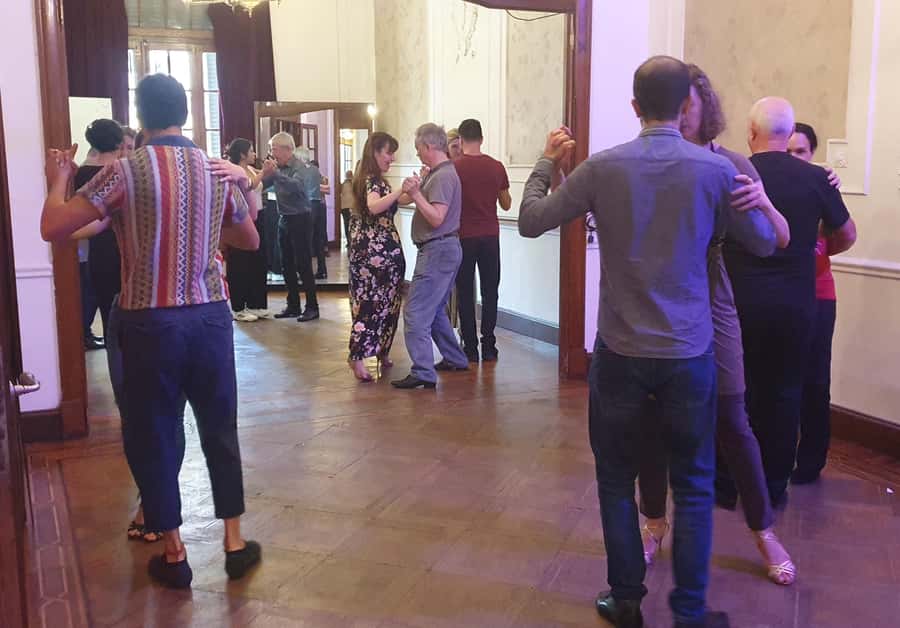 Tango Lesson in Buenos Aires with professional dancers - Should you book this tango lesson in Buenos Aires?