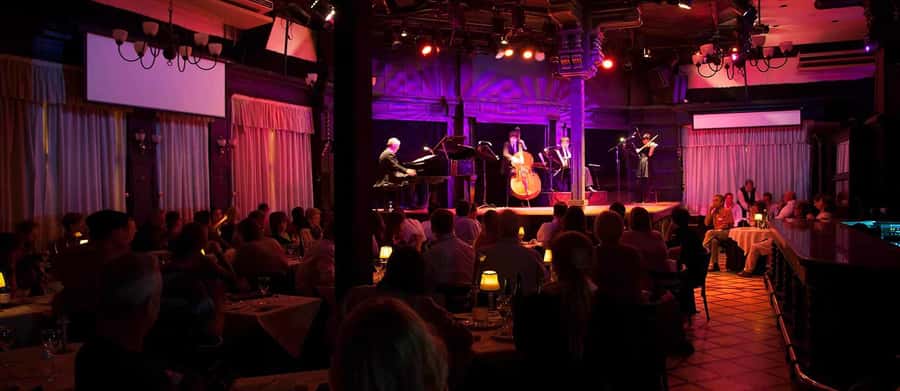 Tango Show at El Querandi with optional Dinner - Traditional tango, plus the theatre mechanics you can feel