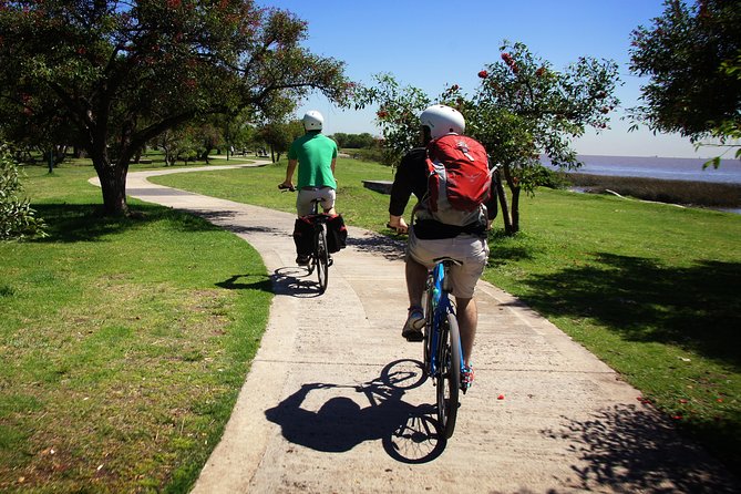 Tigre Delta Adventure: Bike, Kayak, and BBQ Tour - The island asado lunch: where the day slows down