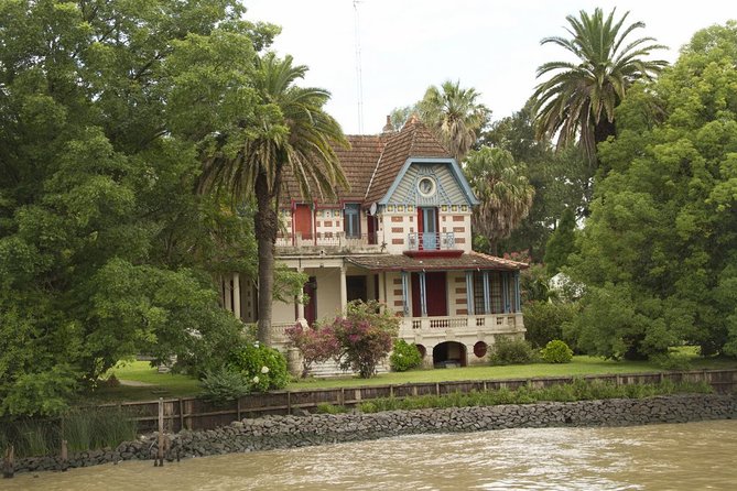 Tigre Delta Tour From Buenos Aires - The road north: suburbs views before you reach the delta