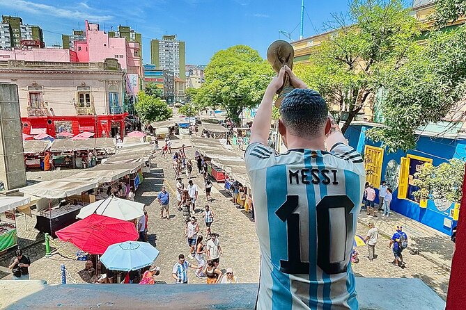 Tour Stadiums Argentine Football in Buenos Aires with Football Guide - Independiente at Libertadores de América: Worth It for the Photo Moment