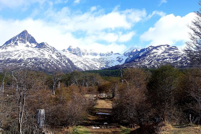 Trekking Emerald Lagoon - Footwear and clothing tips that keep the hike enjoyable