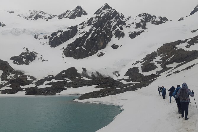Trekking Vinciguerra Glacier and Laguna de los Témpanos - Approaching Glaciar Vinciguerra: crampons, poles, and confidence