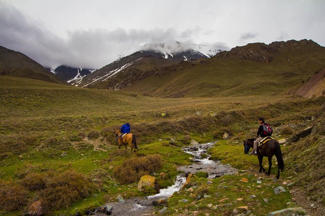 Uco Valley Horseback Riding Tour with Traditional Argentine Lunch - High elevation and exposed moments: dress like you mean it