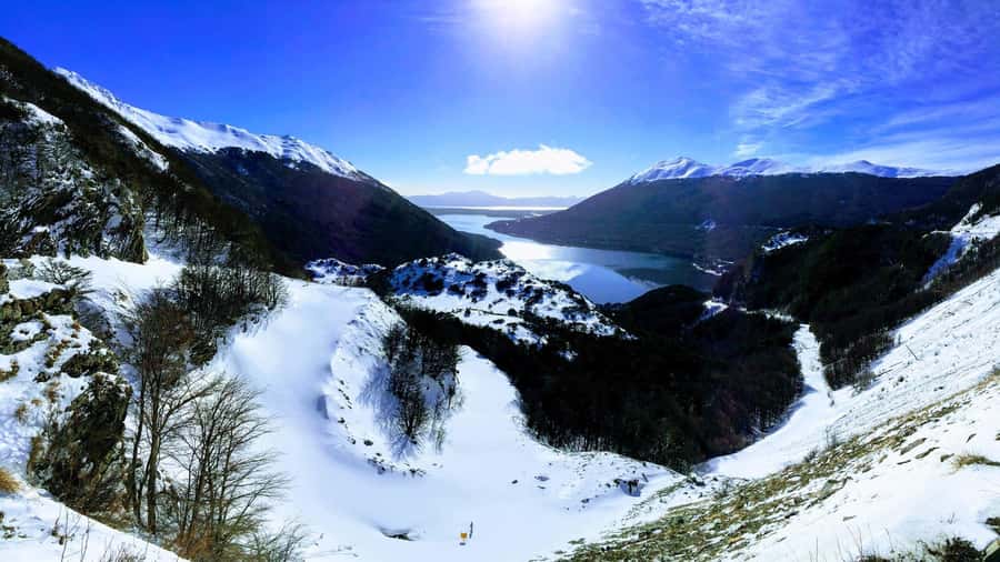 Ushuaia 4WD Off-Road Adventure: Hidden Lakes & Argentine BBQ - Lago Fagnano: size, stillness, and the Argentine asado lunch reset