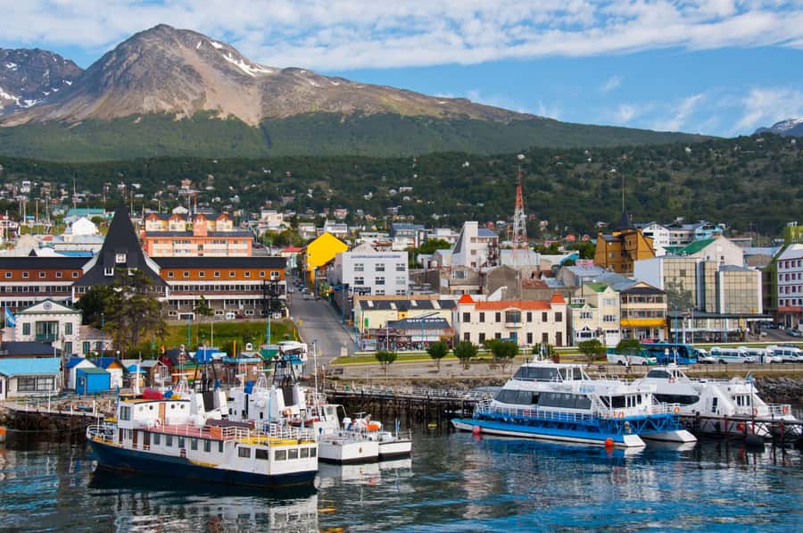 Ushuaia: Beagle Channel Boat Tour and Penguin Experience - Beagle Channel catamaran cruise, wildlife viewing and lighthouse photo moments