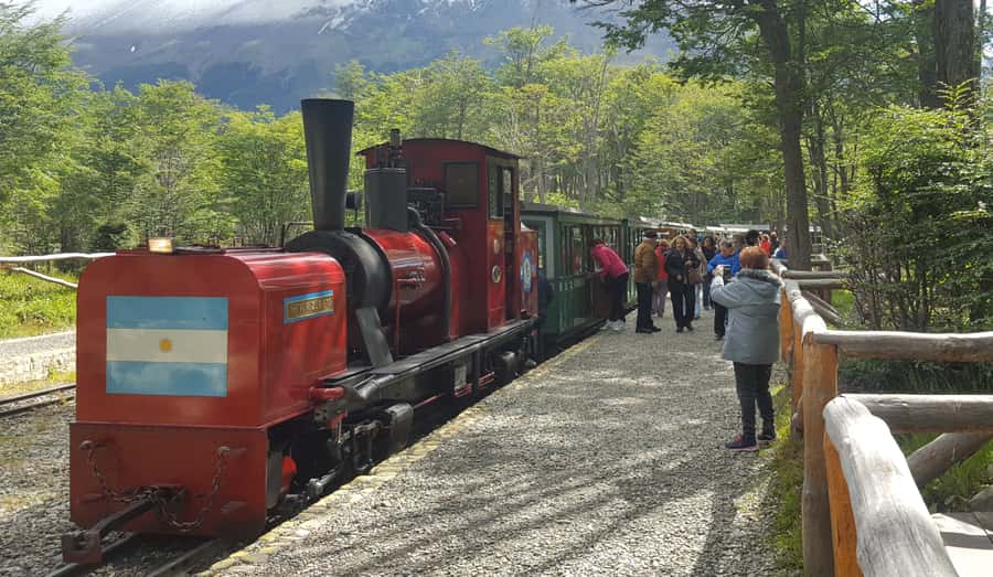 Ushuaia: Private Tour Tierra del Fuego National Park - From hotel pickup to Beagle Channel views, the day starts fast