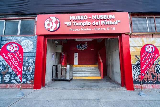 Visit to the Diego Armando Maradona Stadium in Buenos Aires - Pitch time and the locker room: the “players’ route” effect