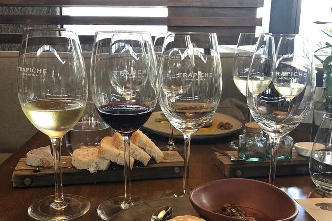 Wine tour with lunch - The chocolate stop: might be included, but timing can change