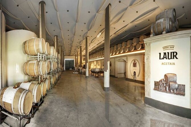 Winery Trapiche + Laur + Lunch in Tempus Alba. Private transfer - Laur Olivícola: the acetaia tour that adds real context to tasting